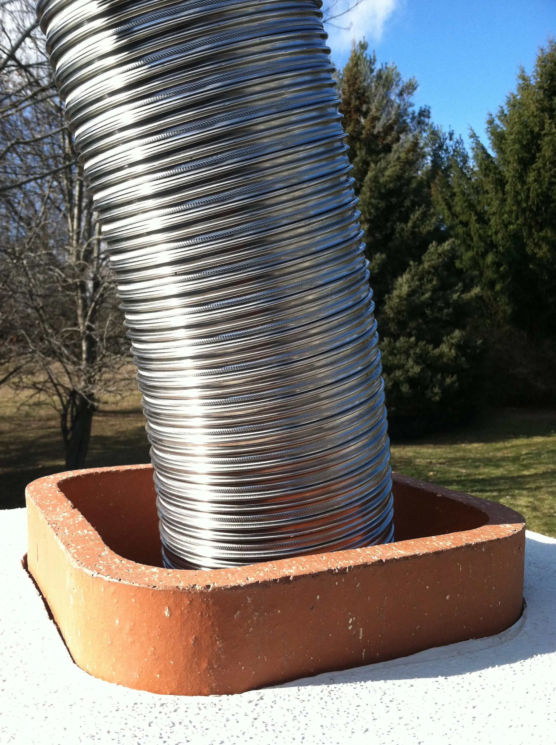 Damaged chimney requiring proper liner installation